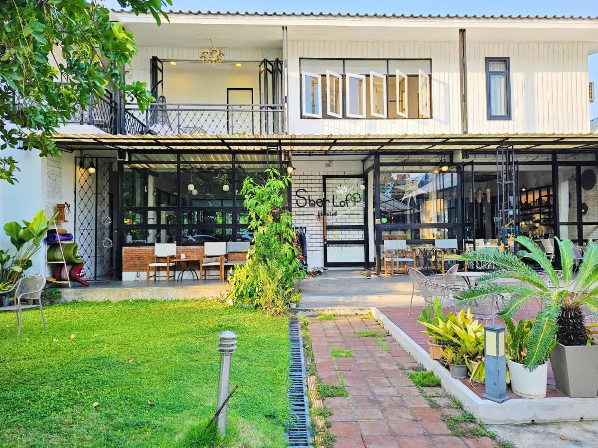 Sherloft Home & Hostel Чіангмай Екстер'єр фото